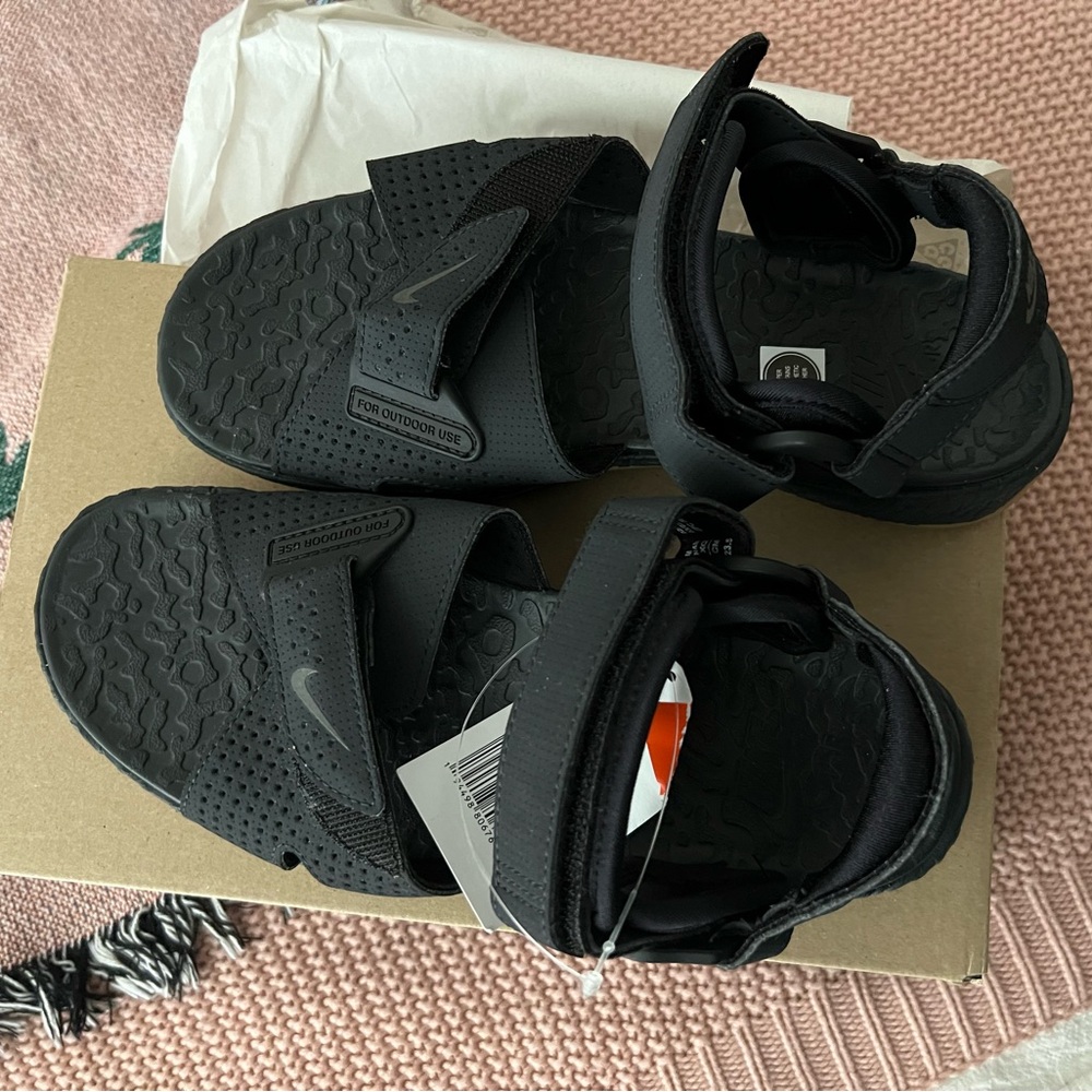 Nike ACG air deschutz womens size :6.5 new